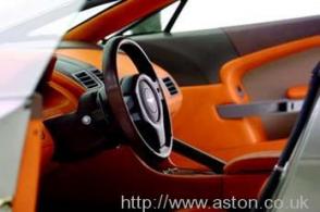 салон Астон Мартин Aston Martin AMV8 Vantage 2006. Кликните для просмотра фото автомобиля большего размера.
