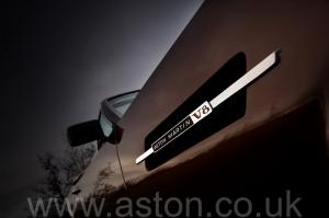 фото Астон Мартин Aston Martin V8 Volante 1985. Кликните для просмотра фото автомобиля большего размера.