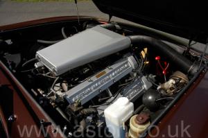 роскошный Астон Мартин Aston Martin V8 Volante 1985. Кликните для просмотра фото автомобиля большего размера.