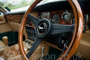красивый Астон Мартин Aston Martin Vantage X-Pack 1989. Кликните для просмотра фото автомобиля большего размера.