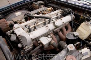 на дороге Астон Мартин Aston Martin DBS6 1970. Кликните для просмотра фото автомобиля большего размера.