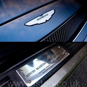 фотография Астон Мартин Aston Martin V8 Volante - LWB 2000. Кликните для просмотра фото автомобиля большего размера.