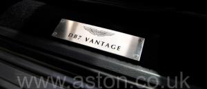 красивый Астон Мартин DB7 Vantage Volante 2003. Кликните для просмотра фото автомобиля большего размера.