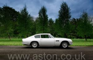 красивый Астон Мартин DB6 Mk1 1968. Кликните для просмотра фото автомобиля большего размера.