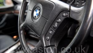 фотография BMW 750iL V12 1998. Кликните для просмотра фото автомобиля большего размера.